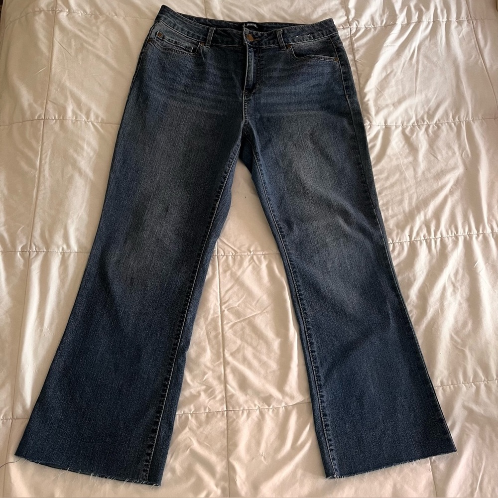 D. Jeans High Rise Kick Ankle Crop Jeans Raw Hem Medium Wash 10